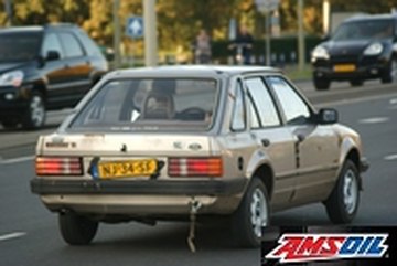 Motor oil designed for your 1985 Ford ESCORT